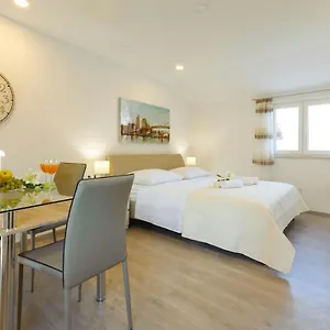 & Libar Apartment